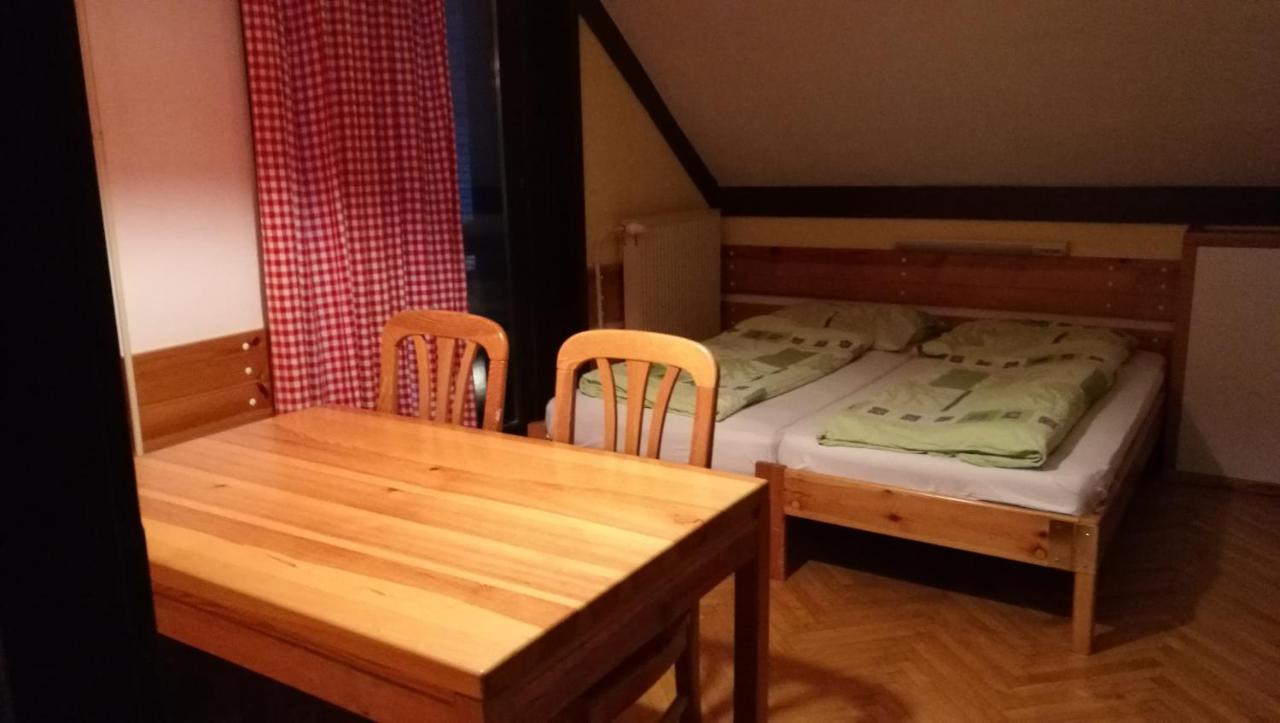 Accommodation And Restaurant Tia Cerklje na Gorenjskem Kamer foto
